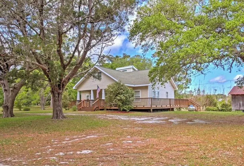 Secluded & Quiet Coastal Home: 1 Mile To Boat Ramp