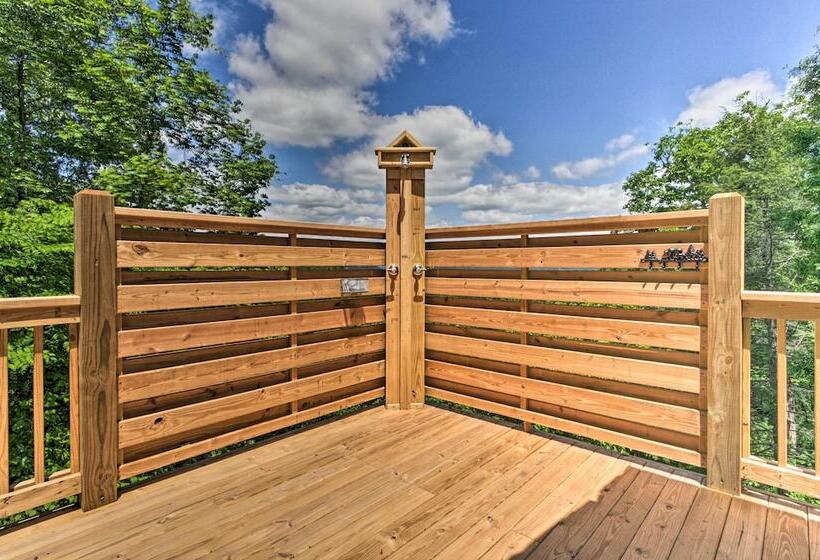 Sevierville Overlook Cabin: 9 Miles To Gatlinburg!