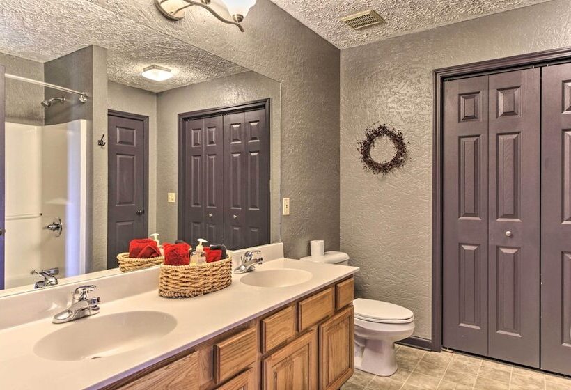 Sevierville Overlook Cabin: 9 Miles To Gatlinburg!