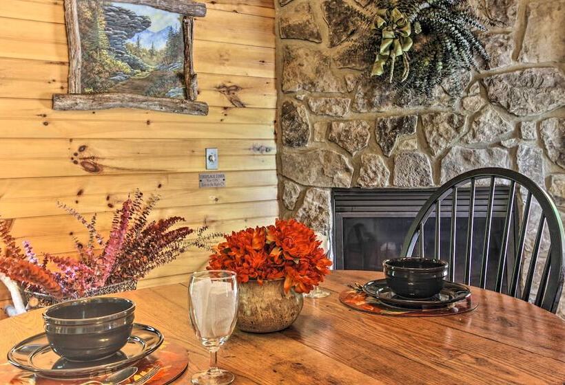 Sevierville Overlook Cabin: 9 Miles To Gatlinburg!
