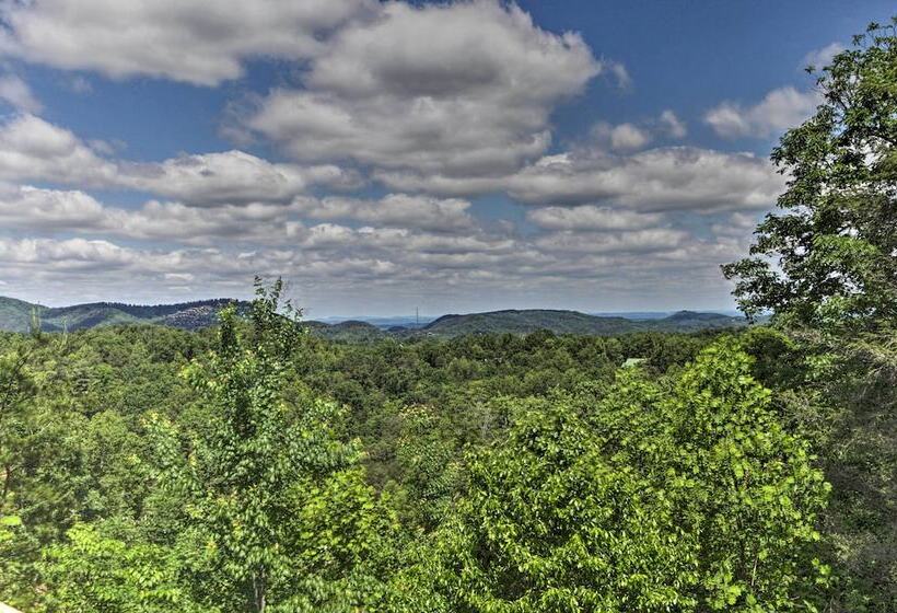 Sevierville Overlook Cabin: 9 Miles To Gatlinburg!