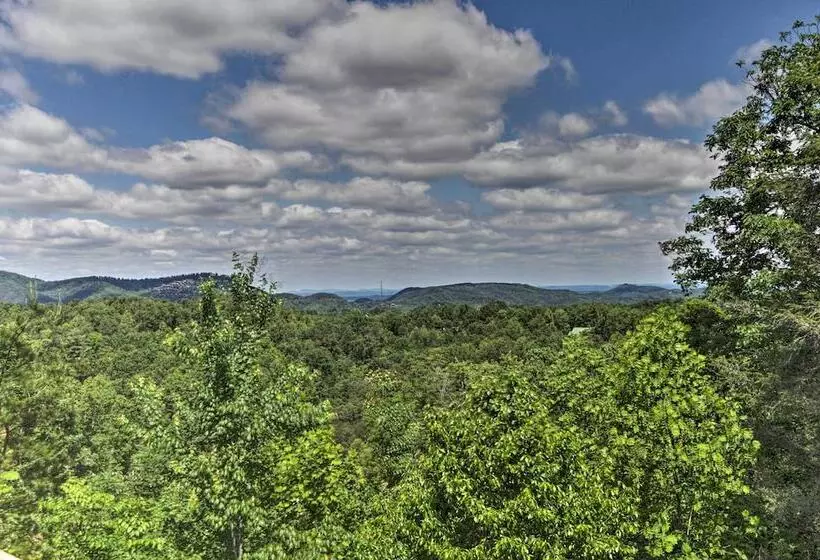 Sevierville Overlook Cabin: 9 Miles To Gatlinburg!
