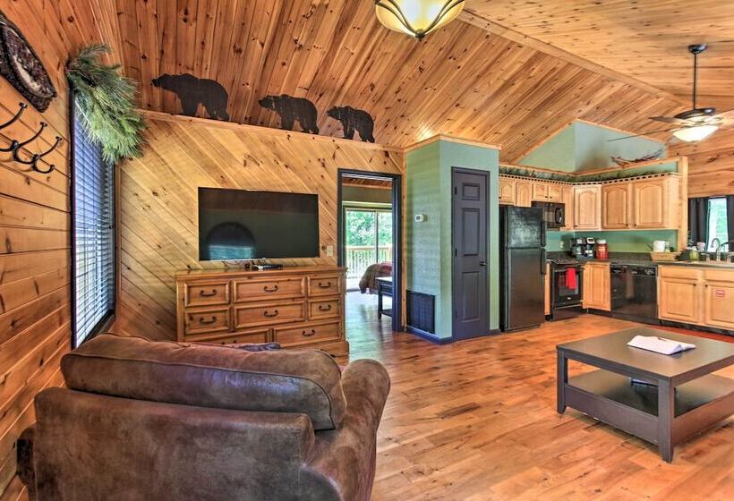Sevierville Overlook Cabin: 9 Miles To Gatlinburg!