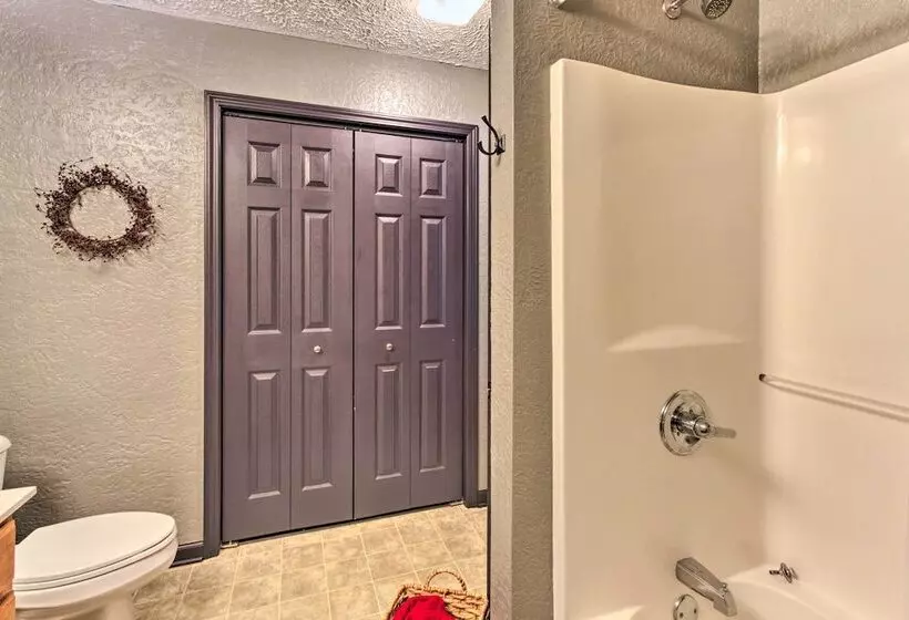 Sevierville Overlook Cabin: 9 Miles To Gatlinburg!