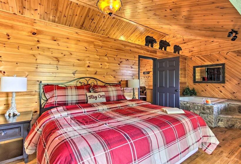 Sevierville Overlook Cabin: 9 Miles To Gatlinburg!