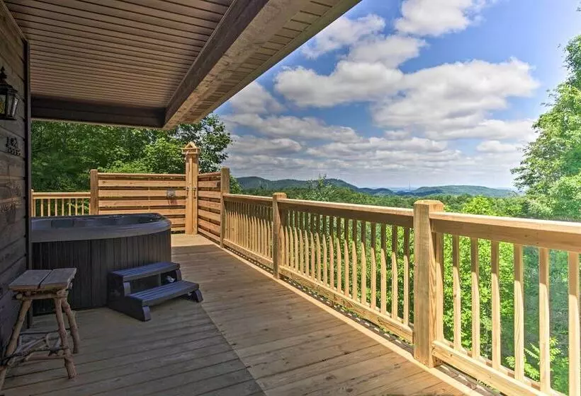 Sevierville Overlook Cabin: 9 Miles To Gatlinburg!
