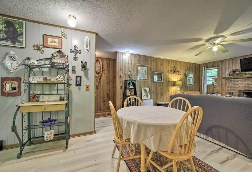 Smoky Mtn Hideaway: Screened Porch & Fire Pit