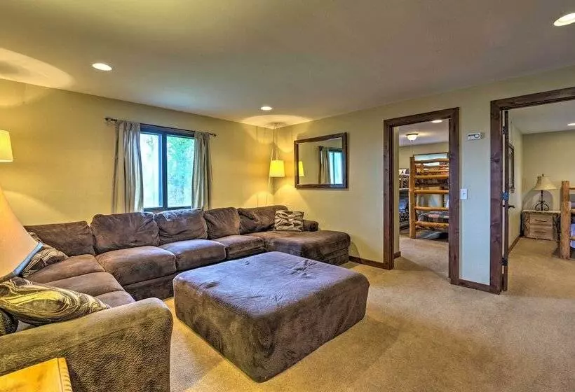 Sprawling Fraser Cabin W/ Private Hot Tub & Deck!