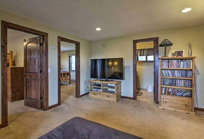 Sprawling Fraser Cabin W/ Private Hot Tub & Deck!