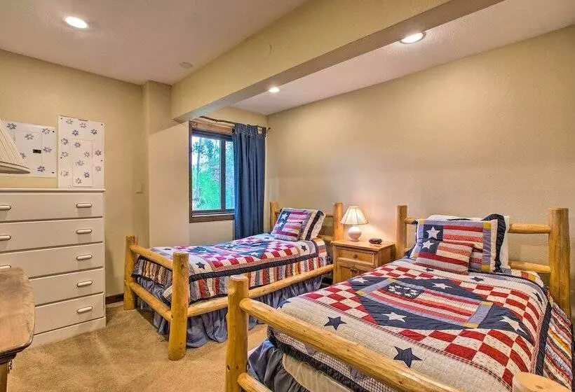 Sprawling Fraser Cabin W/ Private Hot Tub & Deck!