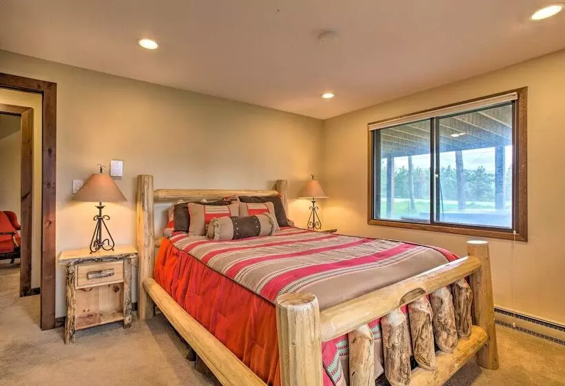 Sprawling Fraser Cabin W/ Private Hot Tub & Deck!