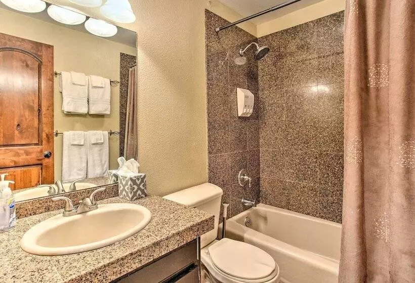 Sprawling Fraser Cabin W/ Private Hot Tub & Deck!