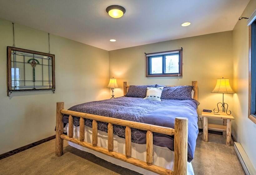 Sprawling Fraser Cabin W/ Private Hot Tub & Deck!