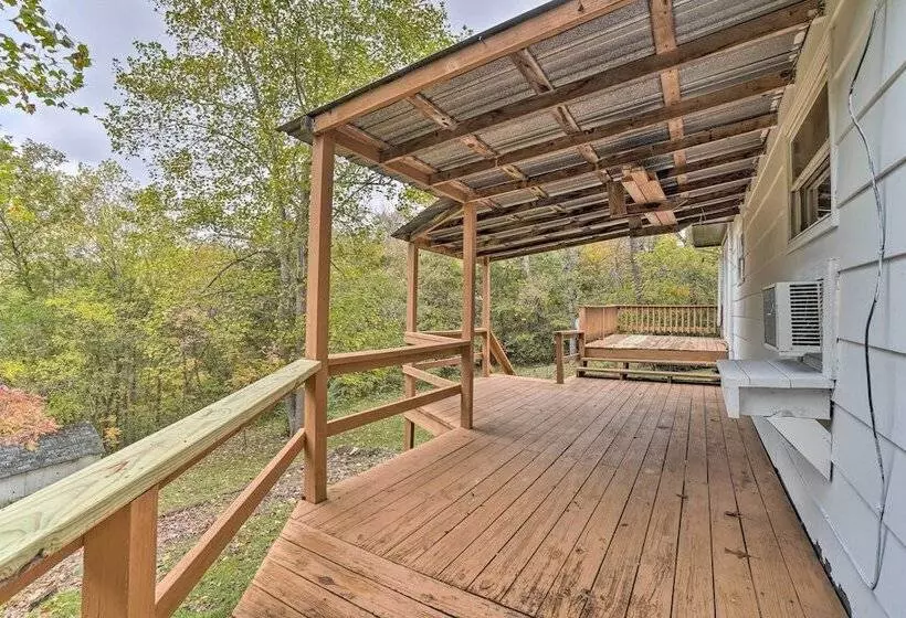 Table Rock Lake Cabin W/ Deck & Bar!