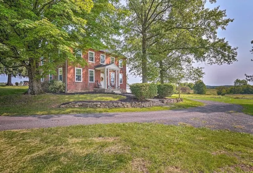 Upscale Country Home W/ Fire Pit In Taneytown!