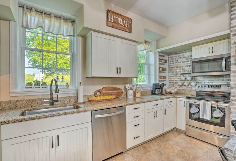 Upscale Country Home W/ Fire Pit In Taneytown!