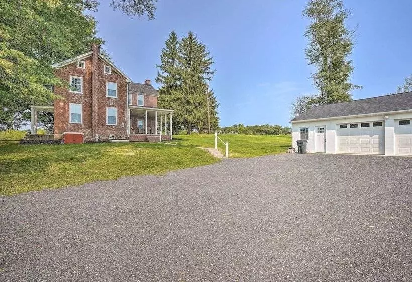 Upscale Country Home W/ Fire Pit In Taneytown!