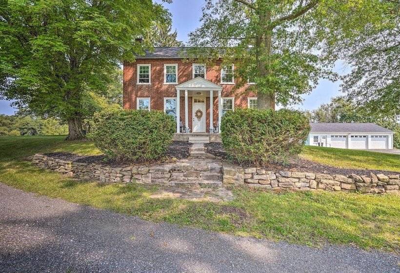 Upscale Country Home W/ Fire Pit In Taneytown!