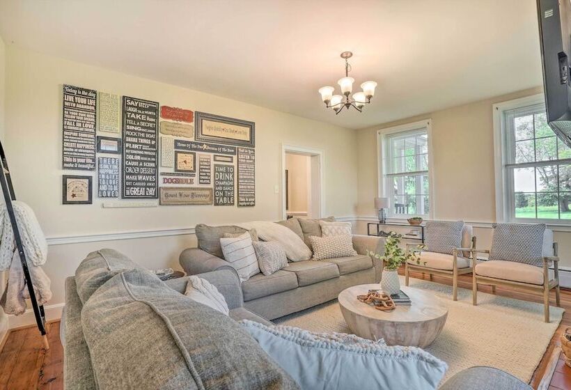 Upscale Country Home W/ Fire Pit In Taneytown!