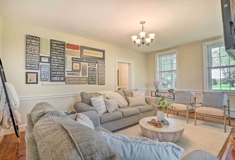 Upscale Country Home W/ Fire Pit In Taneytown!