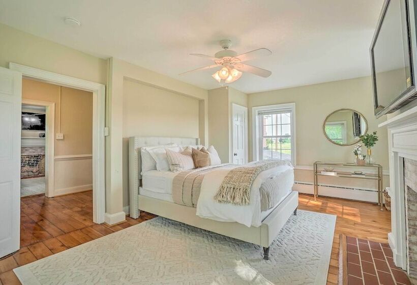 Upscale Country Home W/ Fire Pit In Taneytown!