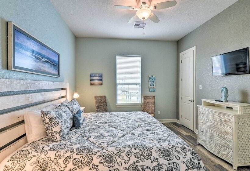 Oceanfront Freeport House W/ Private Beach!