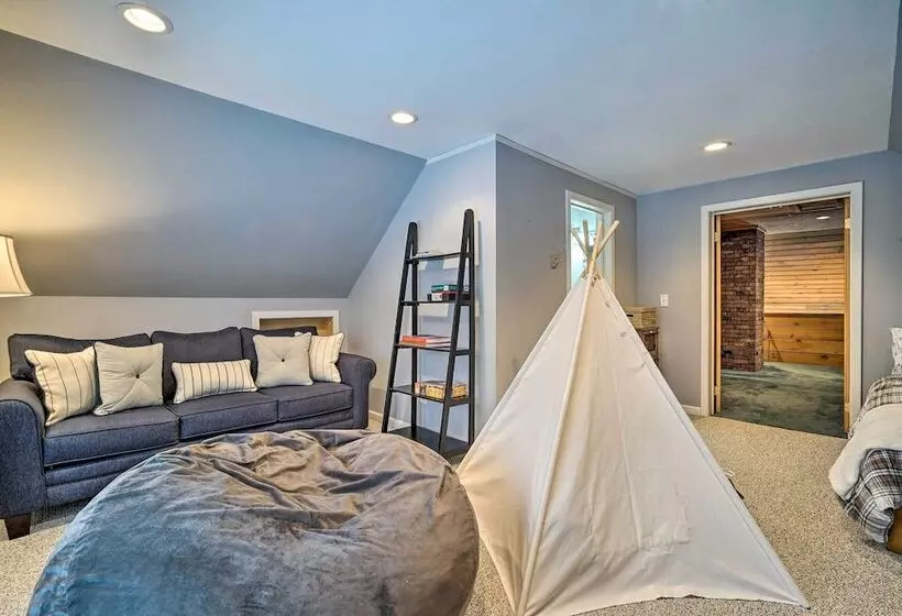 Wardsboro Family Home: 7 Mi To Mount Snow!