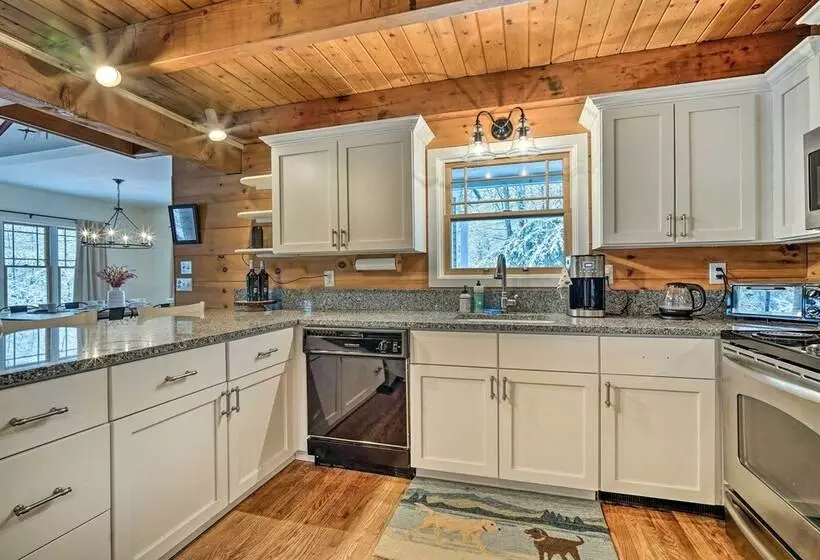 Wardsboro Family Home: 7 Mi To Mount Snow!