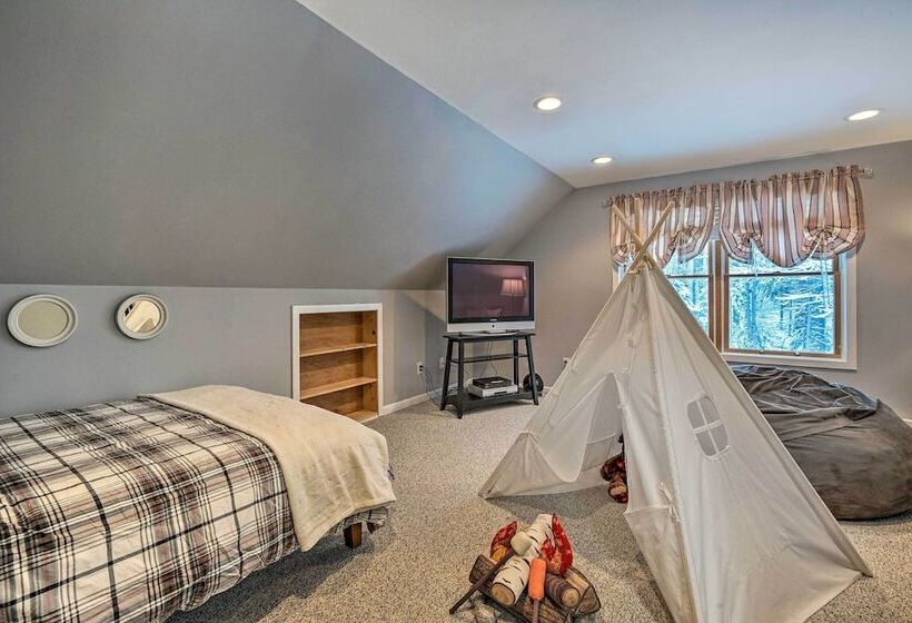 Wardsboro Family Home: 7 Mi To Mount Snow!