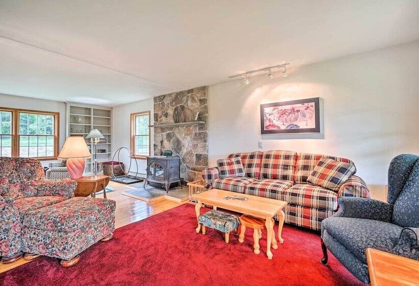 Wilmington Home On 18 Acres ~ 9 Mi To Skiing!