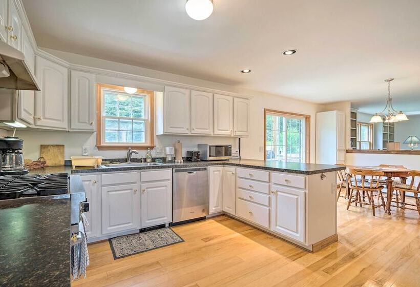 Wilmington Home On 18 Acres ~ 9 Mi To Skiing!