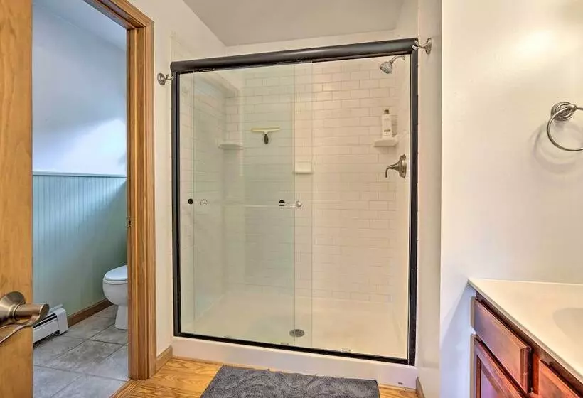 Wilmington Home On 18 Acres ~ 9 Mi To Skiing!