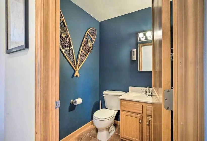 Wilmington Home On 18 Acres ~ 9 Mi To Skiing!