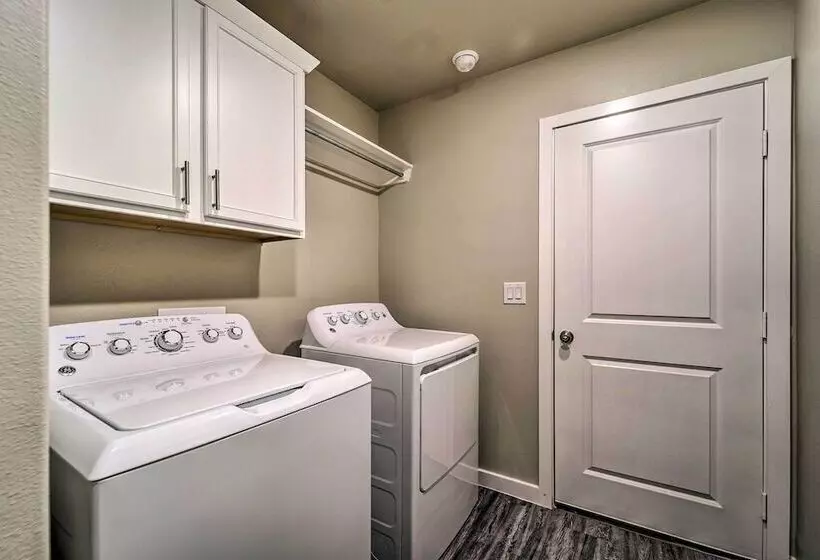 Wolfforth Home W/ Yard ~ 14 Mi To Lubbock