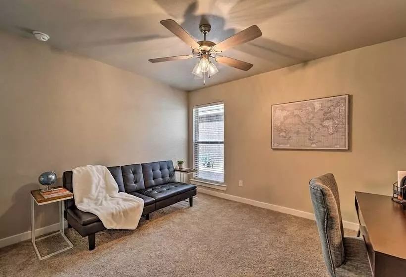 Wolfforth Home W/ Yard ~ 14 Mi To Lubbock