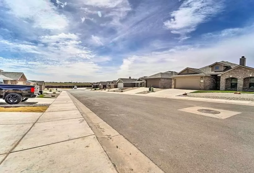 Wolfforth Home W/ Yard ~ 14 Mi To Lubbock