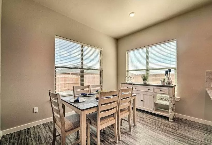 Wolfforth Home W/ Yard ~ 14 Mi To Lubbock