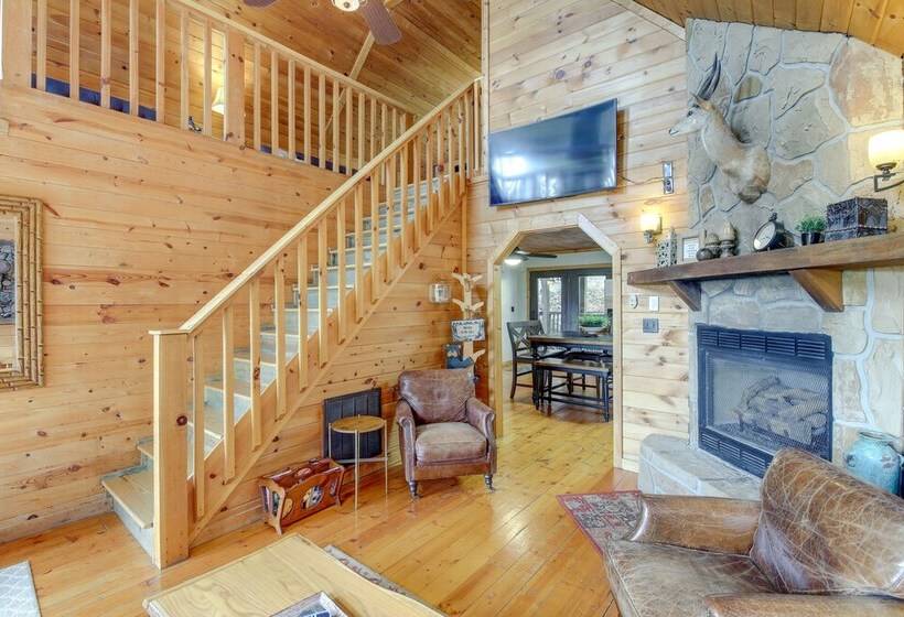 Above & Beyond Pigeon Forge Cabin W/ Prime Views!