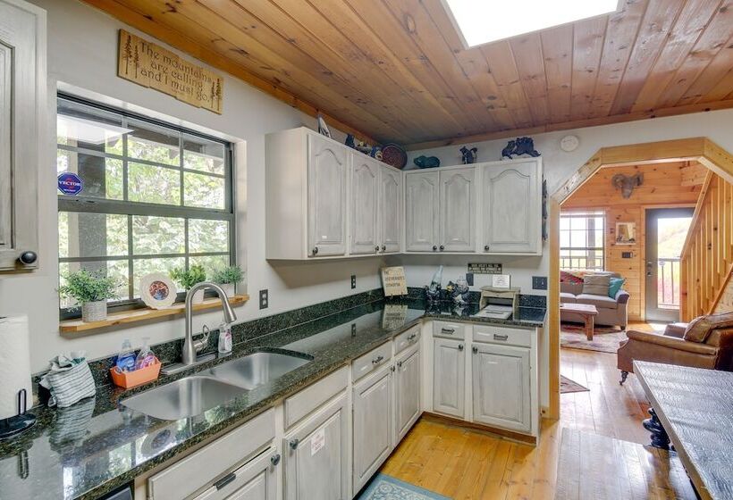 Above & Beyond Pigeon Forge Cabin W/ Prime Views!