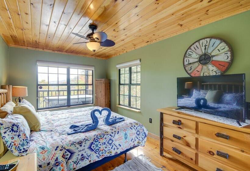 Above & Beyond Pigeon Forge Cabin W/ Prime Views!