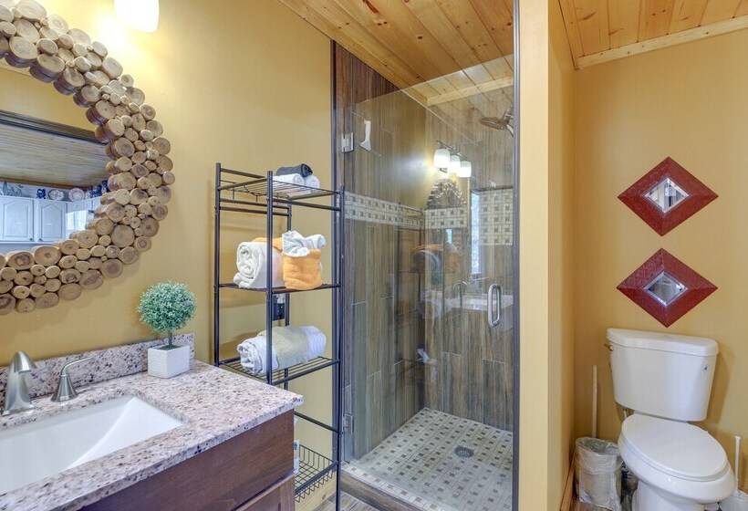 Above & Beyond Pigeon Forge Cabin W/ Prime Views!