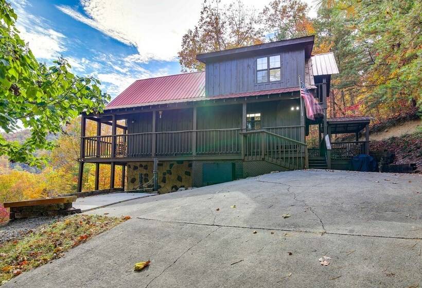 Above & Beyond Pigeon Forge Cabin W/ Prime Views!