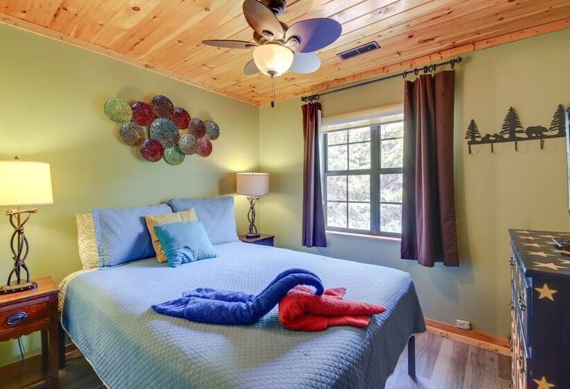 Above & Beyond Pigeon Forge Cabin W/ Prime Views!