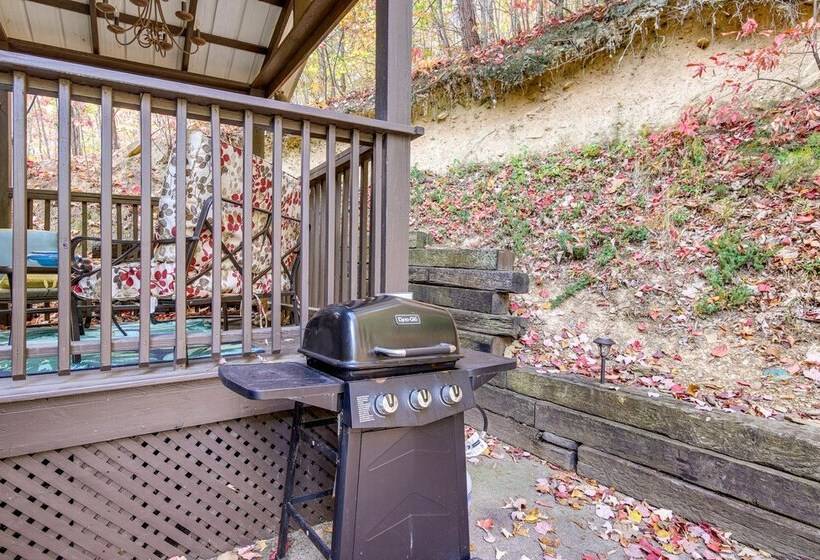 Above & Beyond Pigeon Forge Cabin W/ Prime Views!