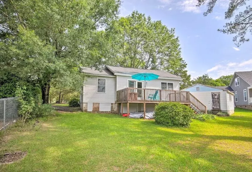 Adorable Lakefront Cottage W/ Dock & Grill!