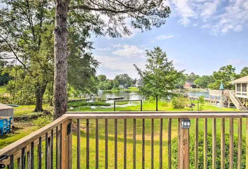 Adorable Lakefront Cottage W/ Dock & Grill!