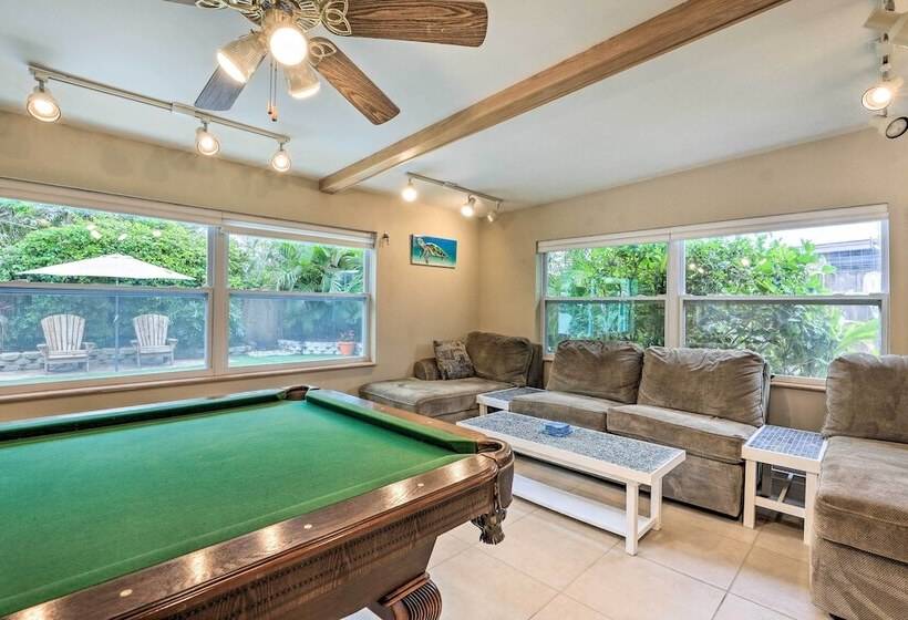 Bradenton Home W/ Beautiful Yard: 4 Mi To Downtown