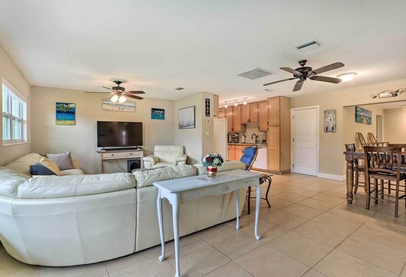 Bradenton Home W/ Beautiful Yard: 4 Mi To Downtown