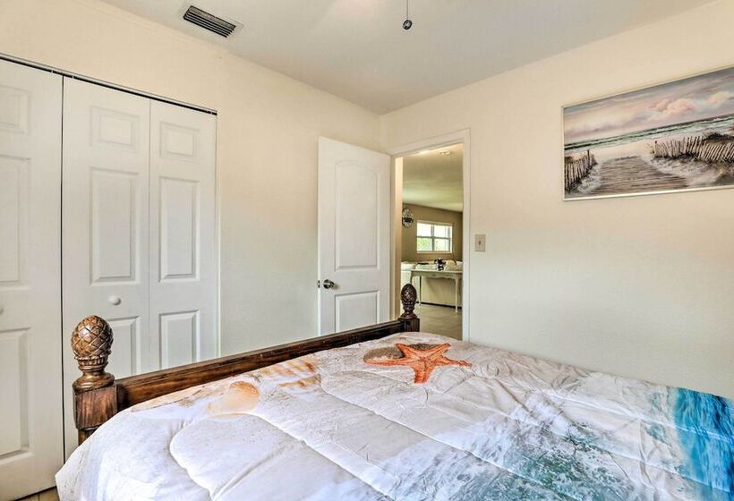 Bradenton Home W/ Beautiful Yard: 4 Mi To Downtown