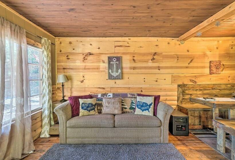 Branson Area Couple S Cabin W/ Spacious Deck!